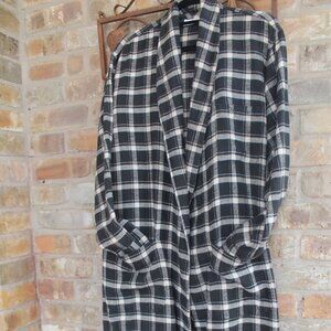 Calvin Klein Flannel Robe Unisex Black White Buffalo Plaid Tie closure Pockets